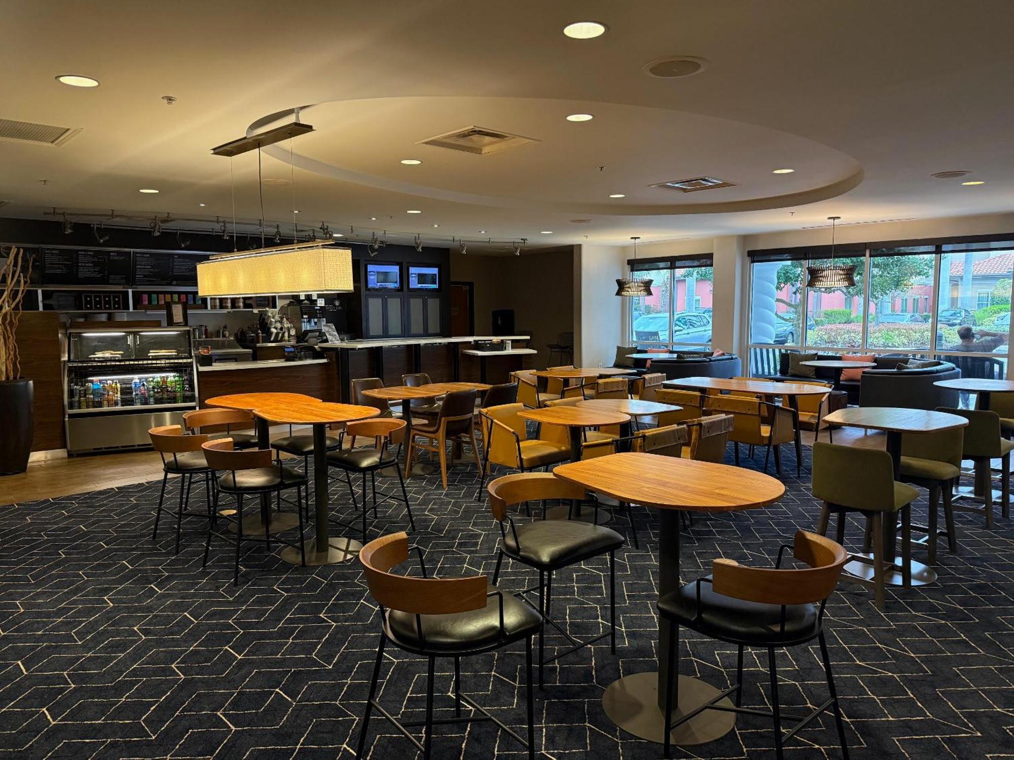 Courtyard Fort Myers At I-75 And Gulf Coast Town Center Estero Exterior photo